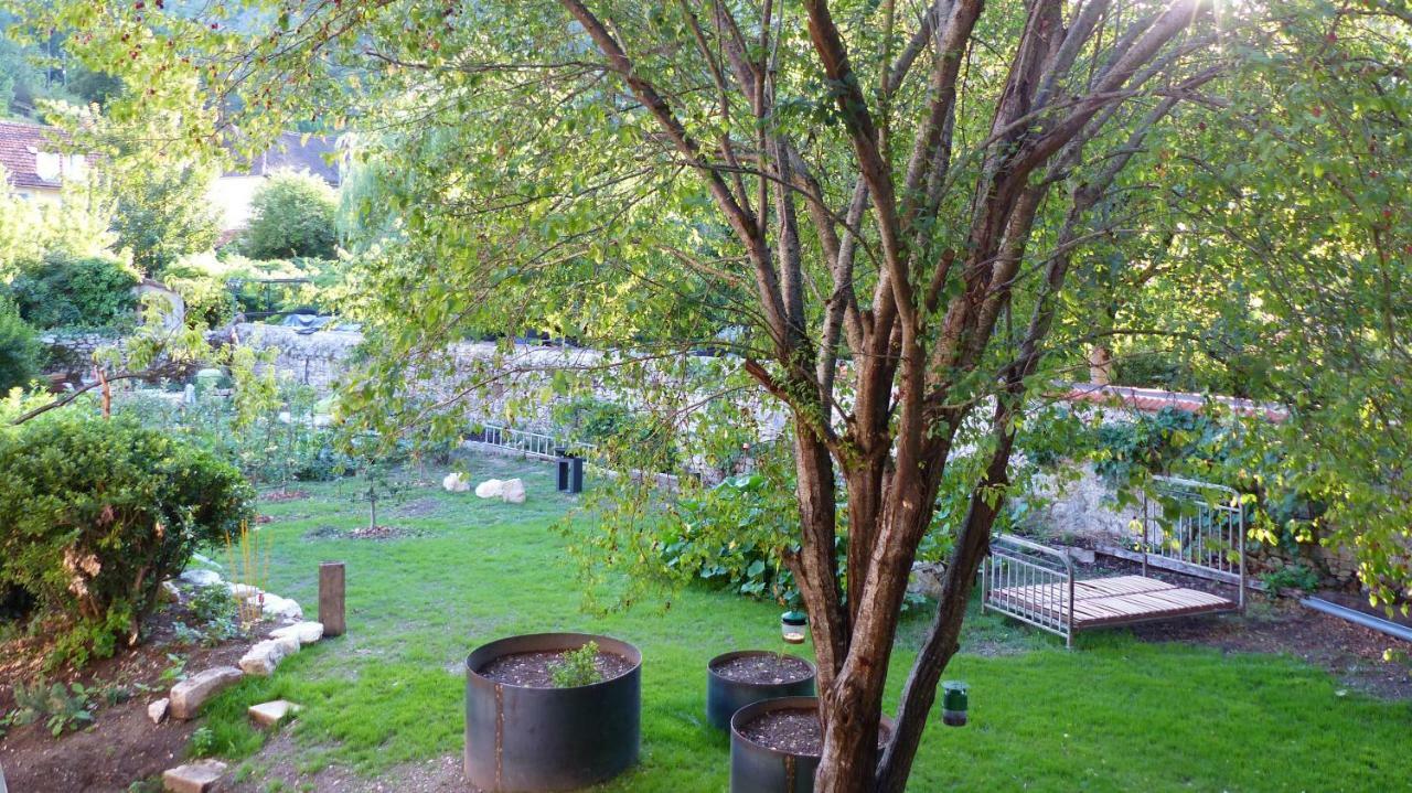 Отель Les Jardins Sauvages Cabrerets Экстерьер фото